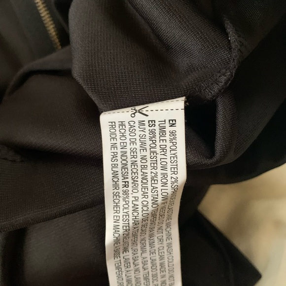 Black forever21 mini skirt with exposed back zipper - Picture 4 of 4